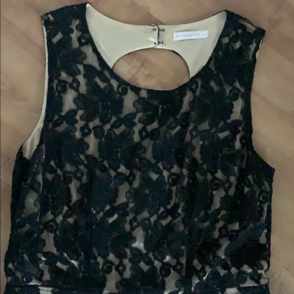 Sexy Black Keyhole Lace Romper - Picture 3 of 6